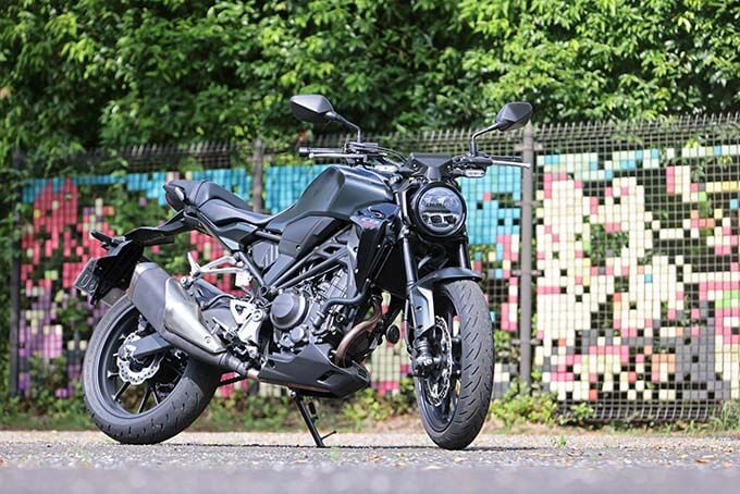 【ホンダ CB250R 試乗記】高級感や乗りやすさはそのままに足周りの進化により、上質な走りを手に入れたライトウエイト・ネイキッドのmain画像