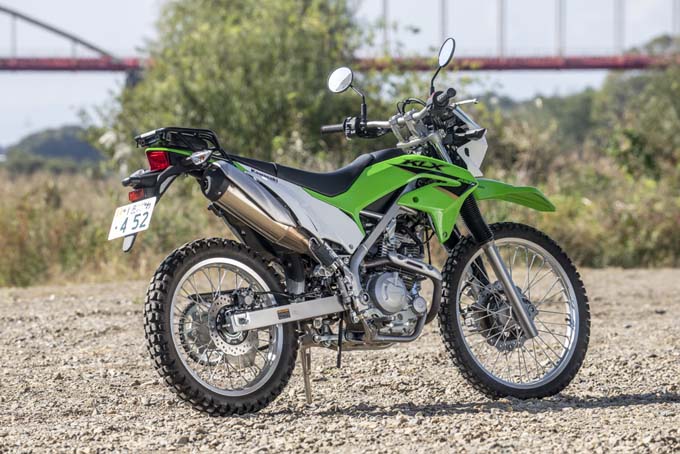 【KAWASAKI KLX230S 試乗記】-55mmのシート高で更にターゲットを拡大した本気のオフロードトレールの04画像