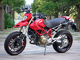 ドゥカティ Hypermotard 1100S 写真