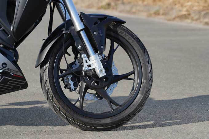 【ベネリ 125S 試乗記】精悍なスタイルが魅力のモダンネイキッドの12画像