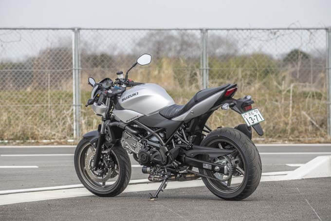 【SUZUKI SV650X 試乗記】Vツインエンジンを堪能できるカフェレーサー風ネイキッドスポーツの04画像