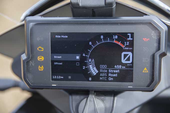 【KTM 390 ADVENTURE SW 試乗記】スポークホイールとライドモード追加でオフロードへの適性が増した390の10画像
