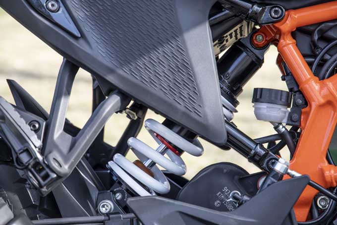 【KTM 390 ADVENTURE SW 試乗記】スポークホイールとライドモード追加でオフロードへの適性が増した390の20画像