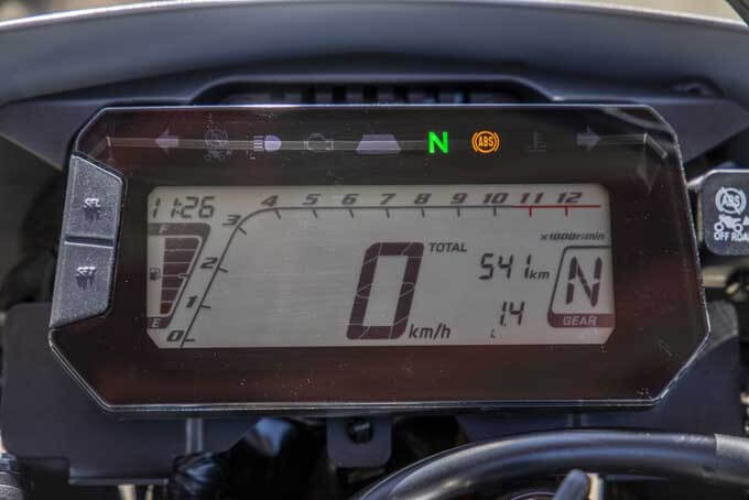 【HONDA CRF250L 試乗記】スロットルでエンジン・車体を操作する感覚が気持ちいい！ 国内唯一の250ccオフロードバイクの11画像