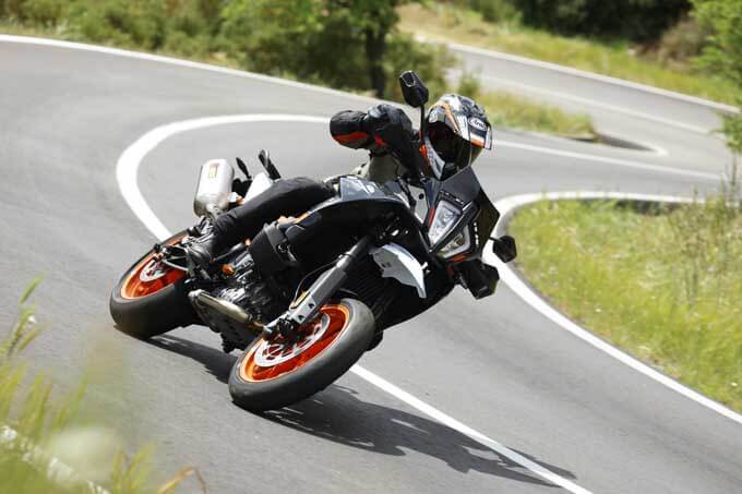 【KTM 890SMT 試乗記】スーパーモタードとツーリングの融合！走りの本質を追求しつつも、その守備範囲は広いの09画像