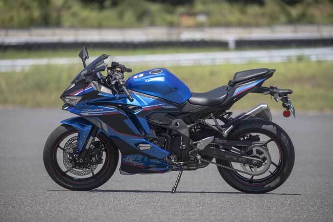 【カワサキ ニンジャ ZX-4R SE試乗記】サーキットでも使いきれない77馬力、10,000回転以上で昂る4気筒エンジンの画像の07画像