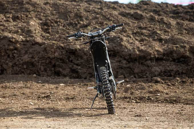 【サーロン ウルトラビー 試乗記】航続距離100km超え、本気で遊べる電動オフロードバイクの07画像