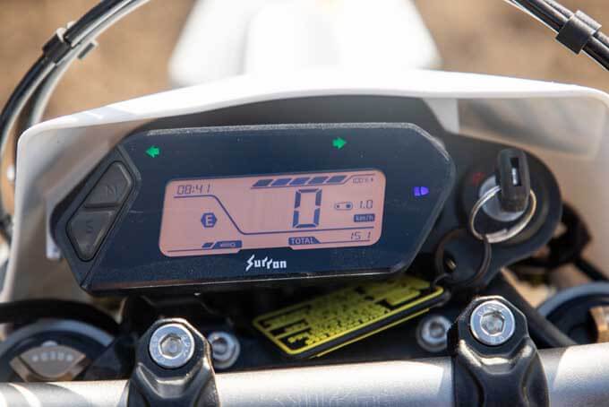 【サーロン ウルトラビー 試乗記】航続距離100km超え、本気で遊べる電動オフロードバイクの10画像