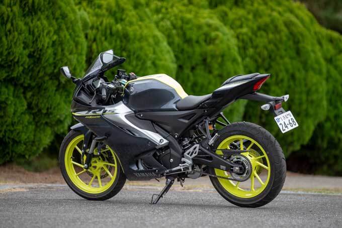 【ヤマハ YZF-R15 試乗記】税抜50万円ジャスト！　250ccにも見劣りしない、クラスを超えたハイスペックマシンの04画像