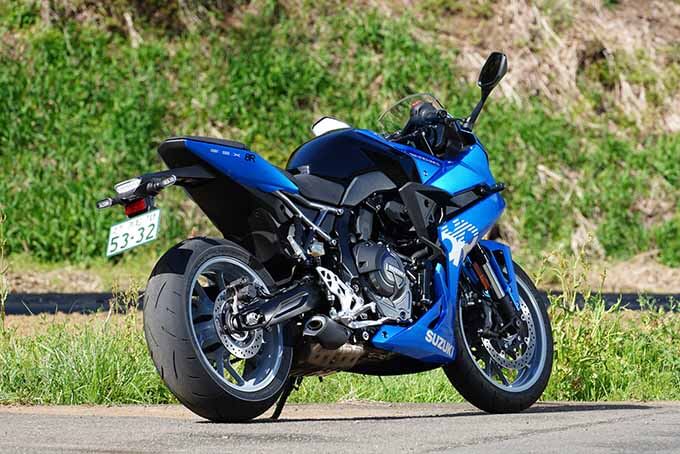 【スズキ GSX-8R 試乗記】心地よさをもたらすカギは人間味の強さだの04画像