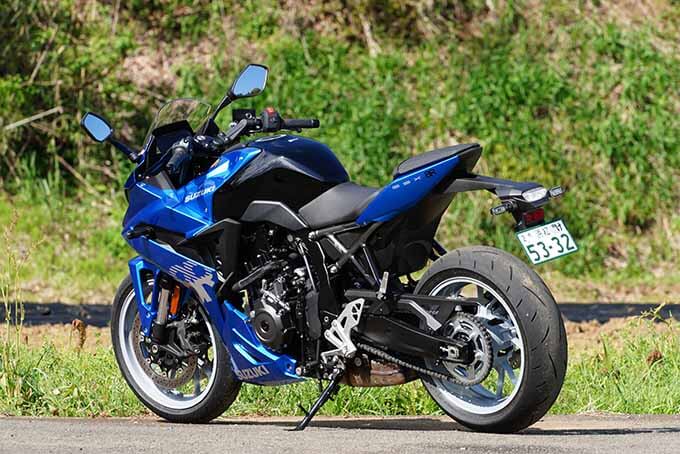 【スズキ GSX-8R 試乗記】心地よさをもたらすカギは人間味の強さだの06画像