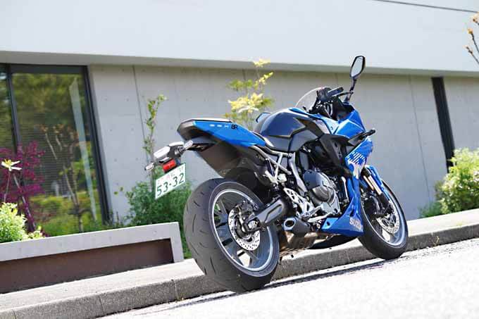 【スズキ GSX-8R 試乗記】心地よさをもたらすカギは人間味の強さだの12画像