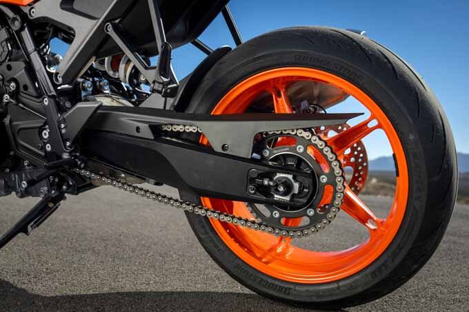 【KTM 990デューク 海外試乗記】リッタークラスとは思えない自在性でアグレッシブでも扱いやすいの12画像