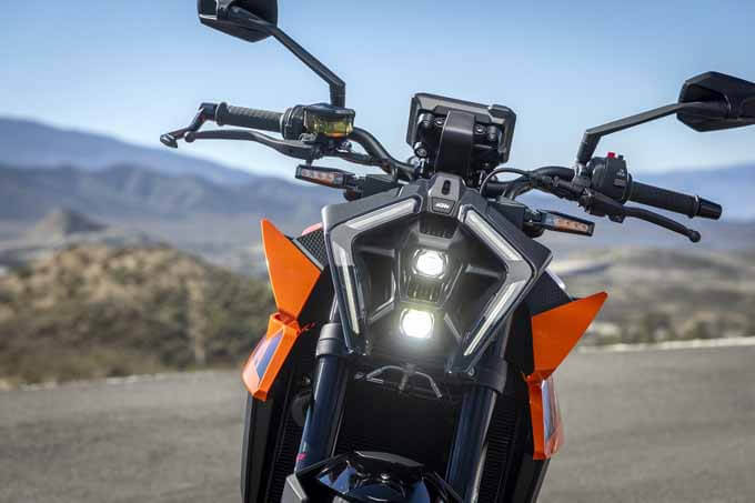 【KTM 990デューク 海外試乗記】リッタークラスとは思えない自在性でアグレッシブでも扱いやすいの15画像