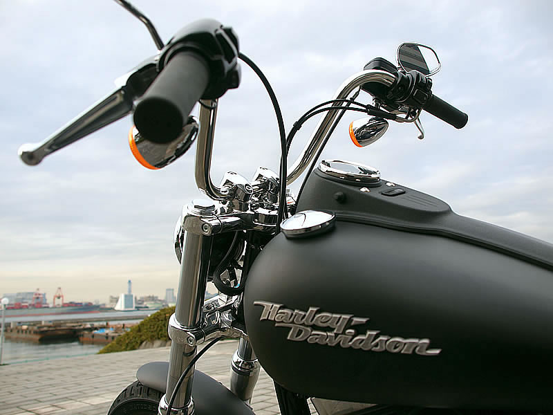 ハーレーダビッドソン FXDB ダイナ・ストリートボブ – 2009年モデルで熟成されたFXDBのカスタムテイスト 試乗インプレ・レビュー  最新のアメリカン・クルーザーのバイク総合情報メディア｜バイクブロス・マガジンズ
