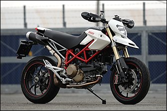 ドゥカティ HYPERMOTARD 1100S 写真