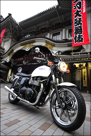 TRIUMPH BONNEVILLE