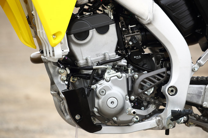 スズキ 2017 RM-Z250 / 450 スペック＆インプレッション