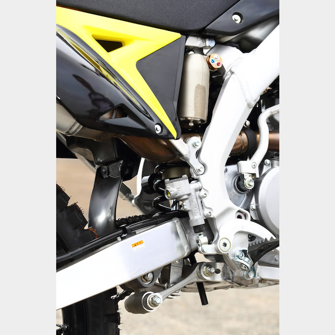 スズキ 2017 RM-Z250 / 450 スペック＆インプレッション