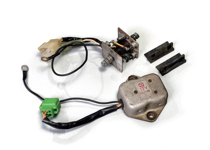 Page2】カワサキZ1 / Z2の充電系コンディション確認 特集記事 バイクブロス