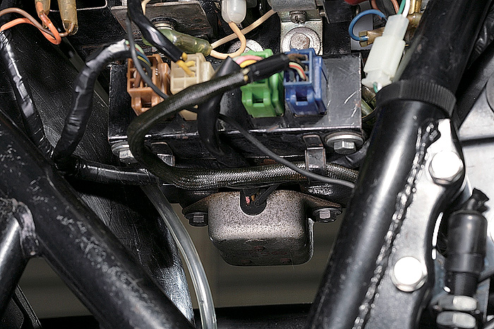 Page2】カワサキZ1 / Z2の充電系コンディション確認 特集記事 バイクブロス