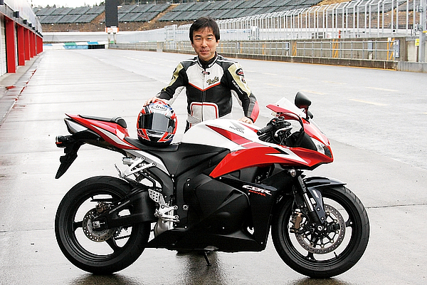 ロードライダーインプレッション ホンダ Cbr1000rr Abs Cbr600rr Abs 特集記事 バイクブロス