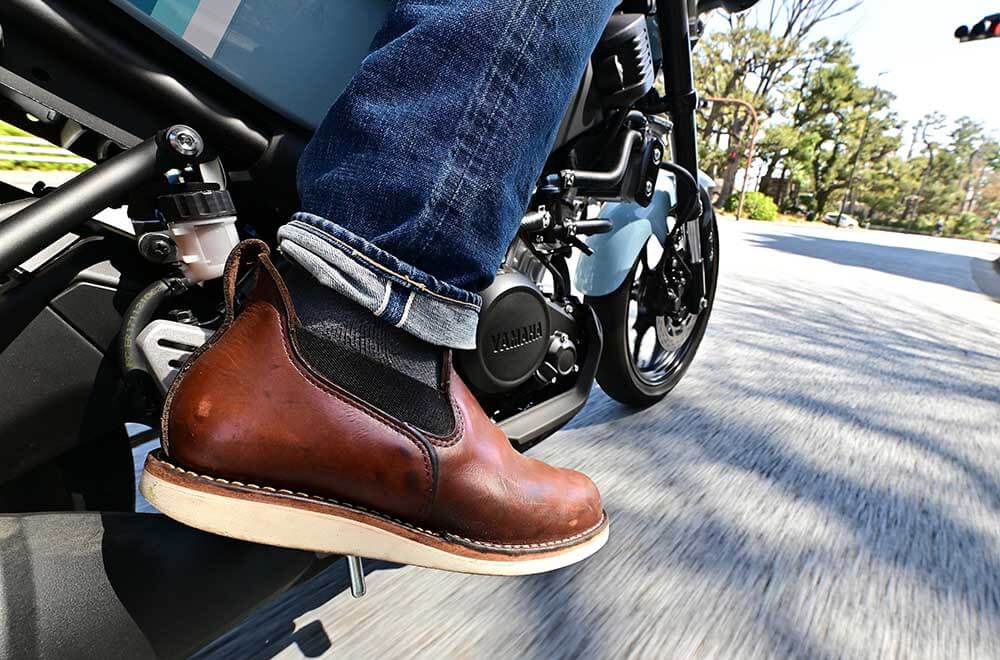 【WESCO ROMEO×YAMAHA XSR125】ウエスコのスリップオンモデル「ロメオ」＆ヤマハが本気で手掛けた原付二種モデル「XSR125」 main画像