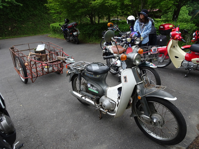 ゆるカブ第百六回 カモメカブに真っ赤なリヤカー 松本よしえのゆるカブdays 原付 ミニバイクならバイクブロス