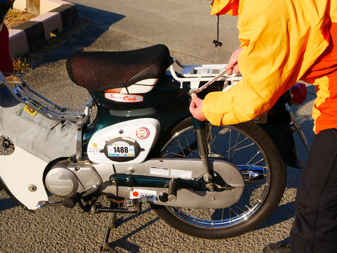 ゆるカブ第百四十六回 羽カブ号のリアサスを交換 松本よしえのゆるカブdays 原付 ミニバイクならバイクブロス