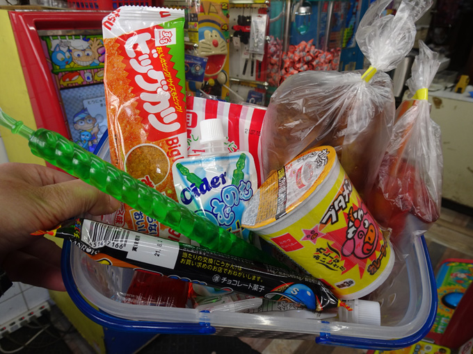 ゆるカブ第百四十八回「10円ゲーム機健在の駄菓子屋さんへGO！」04画像