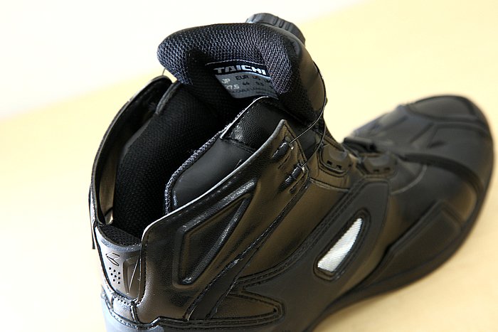 RS Taichi DELTA Boa RIDING SHOES バイク用品インプレッション-バイクブロス