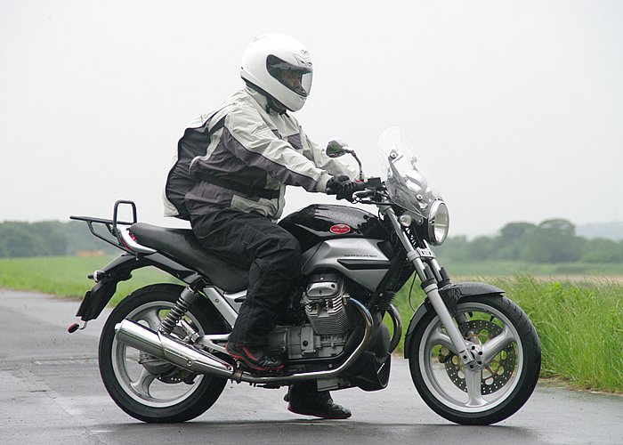 梅雨を乗り切るレインウェアを選ぶ 特集記事 バイクブロス