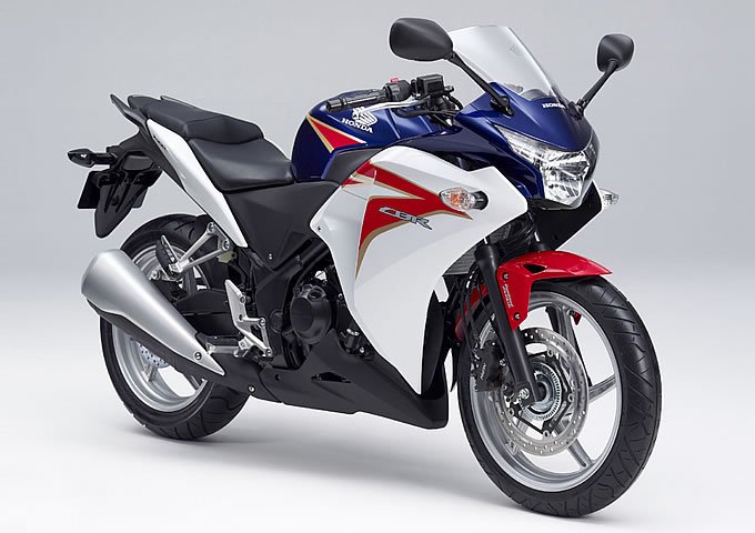 ホンダ CBR250Rの画像