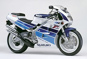 スズキ RGV250Γの画像