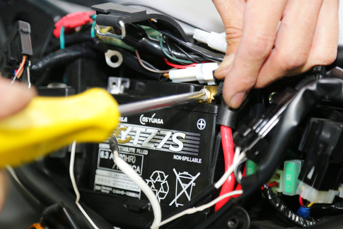 2019最新版】バイクのバッテリーの交換方法、種類やおすすめを紹介 バイク購入基礎知識 バイクブロス・マガジンズ