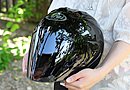 アライのオープンフェイスタイプを愛用。着用時のスタイリングと安全性を両立させたヘルメット選びにオーナーのこだわりを感じます。