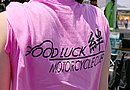 教習所卒業生が作ったツーリングサークル「GOOD LUCK 絆」のチームTシャツだそうです。仲間意識が芽生えますね。