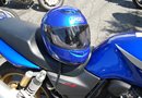 SHOEIの「RFX」を愛用しているあいさん。からーは愛車とのマッチングもバッチリのロイヤルブルーメタリック。