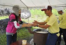 楽しみの1つでもあったきのこ豚汁！ 美味しかった～！ その他、焼きとうもろこしやつきたて餅（きな粉とからみもち）など無料でいただけるものもあり、胃袋も大変満足させていただきました！ 