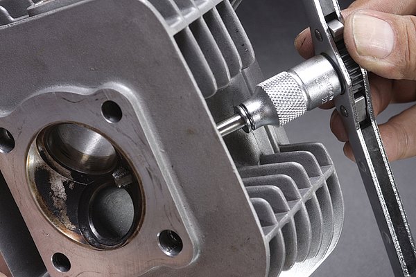 ソケットツールのバリエーション その3 工具の使い方実践 バイクブロス・マガジンズ