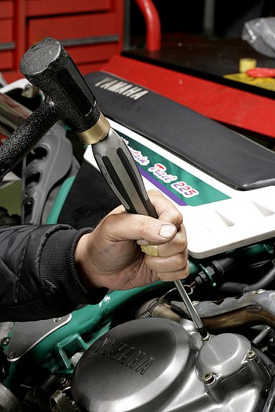 ドライバーの種類と使い方 その２ 工具の使い方実践 バイクブロス・マガジンズ