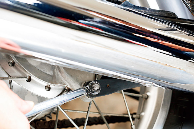 ヤマハ SR400のリアブレーキシュー交換 メンテナンス バイク