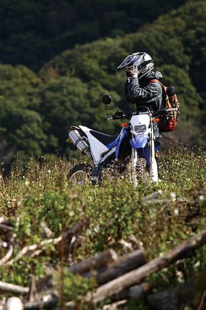 オフロードバイクに乗るときは専用装備なの オフロードfaq オフロードバイクならバイクブロス