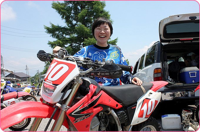 しのさんとホンダ CRF150R2