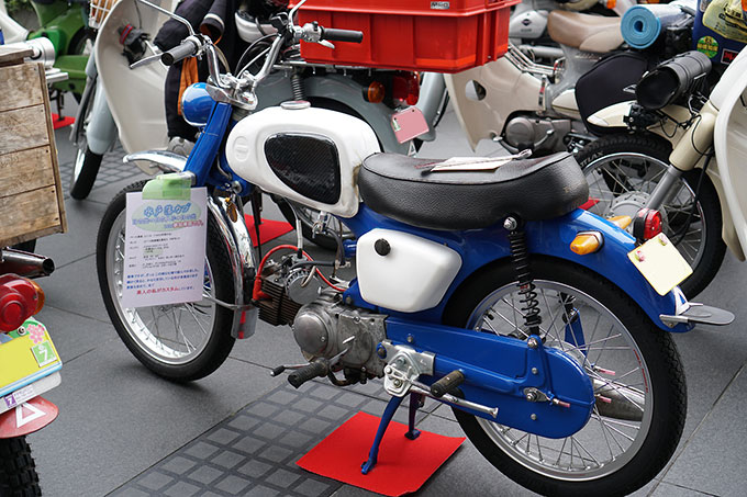 16カフェカブ青山で見つけたカスタムカブたち トピックス 原付 ミニバイクならバイクブロス