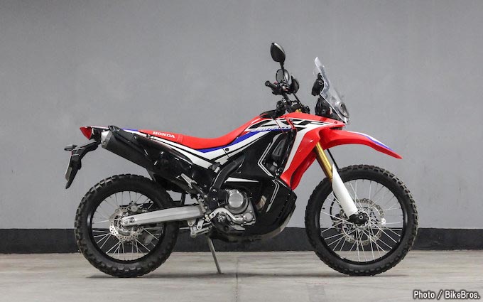 バイク足つきチェック 17年型crf250 Rally Type Ld ローダウンモデルは小柄な女子たちに微笑むのか トピックス バイクブロス マガジンズ