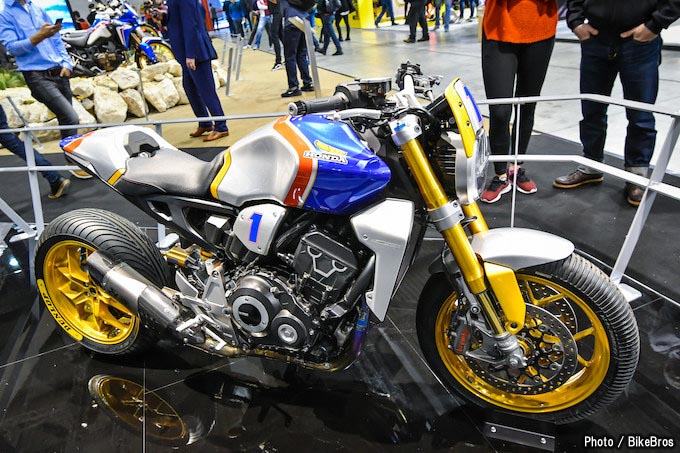 【EICMA2018】フロント片持ち車も登場！ホンダブースの過激なCB1000Rカスタム の画像