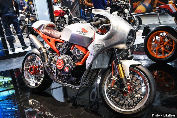 【EICMA2018】フロント片持ち車も登場！ホンダブースの過激なCB1000Rカスタム の画像