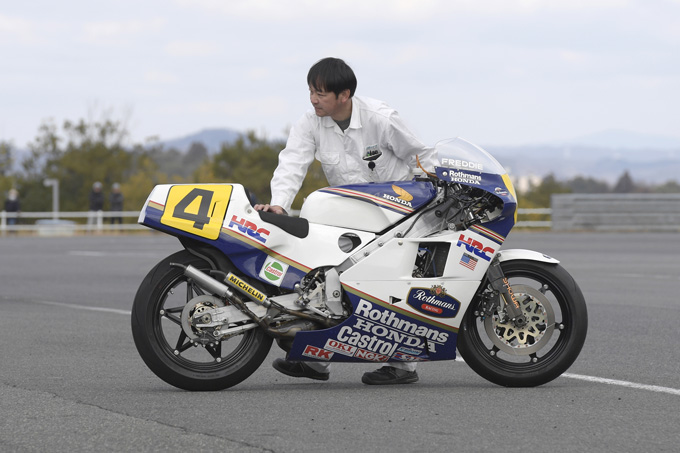 “ホンダのNSR500やNS500が目の前を走った!!