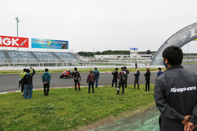 自分の愛車でサーキットを走ってみたい！プレミアムな休日「KUSHITANI RIDING MEETING」の画像07